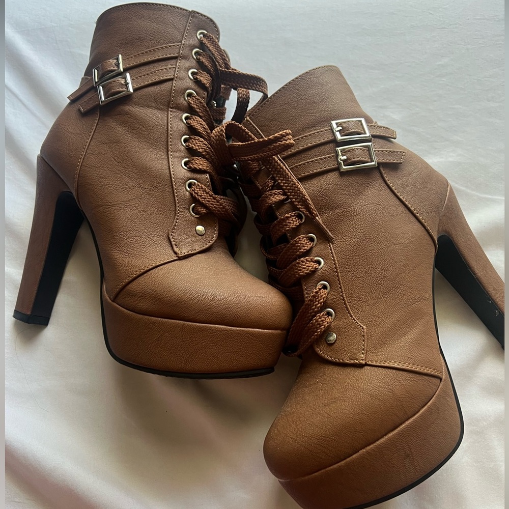 Hoxekle Buckled Ankle Boots with Heel
